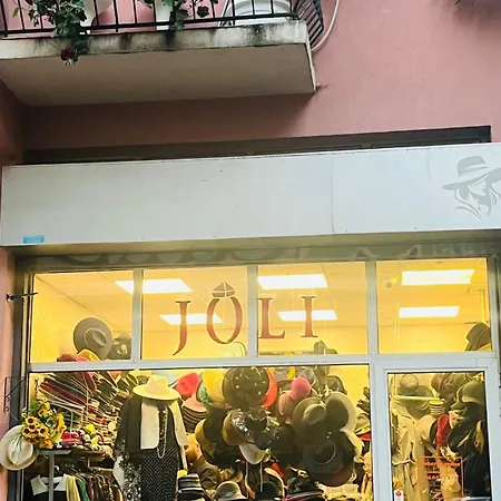 Lovely Place Апартамент